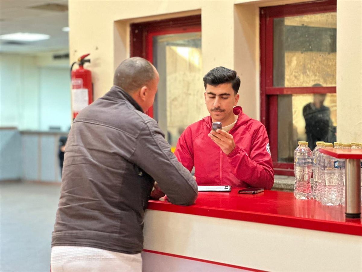 الهلال الأحمر المصري يستقبل دفعة جديدة من مصابي غزة