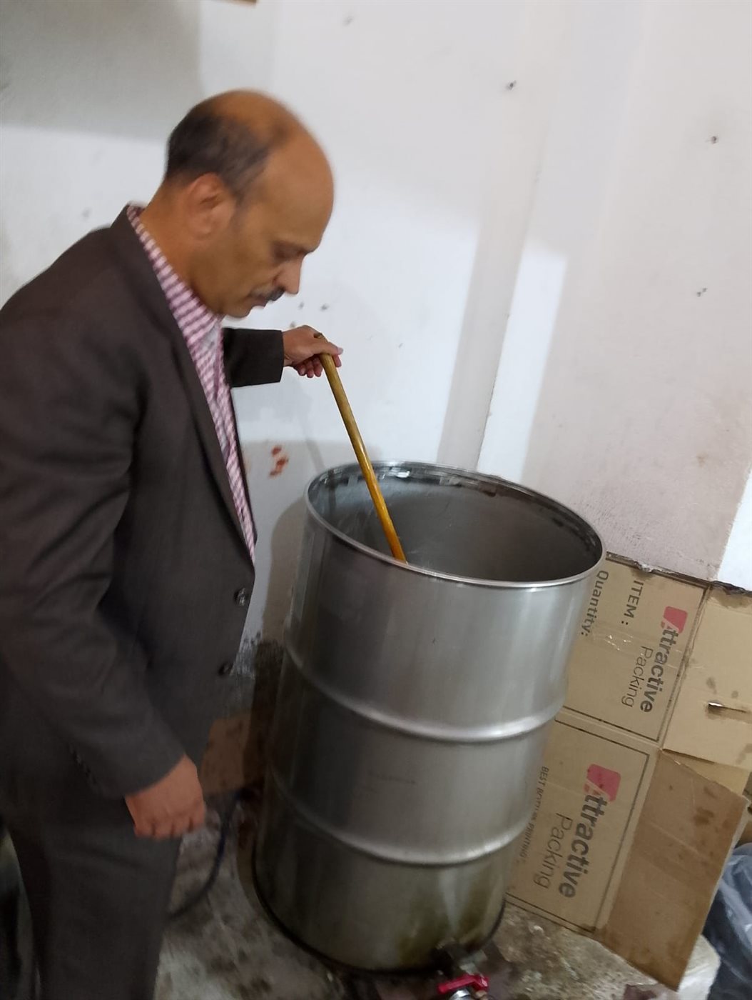​سقوط مصنع بير سلم لزيوت السيارات ومخازن غير مرخصة بزفتى