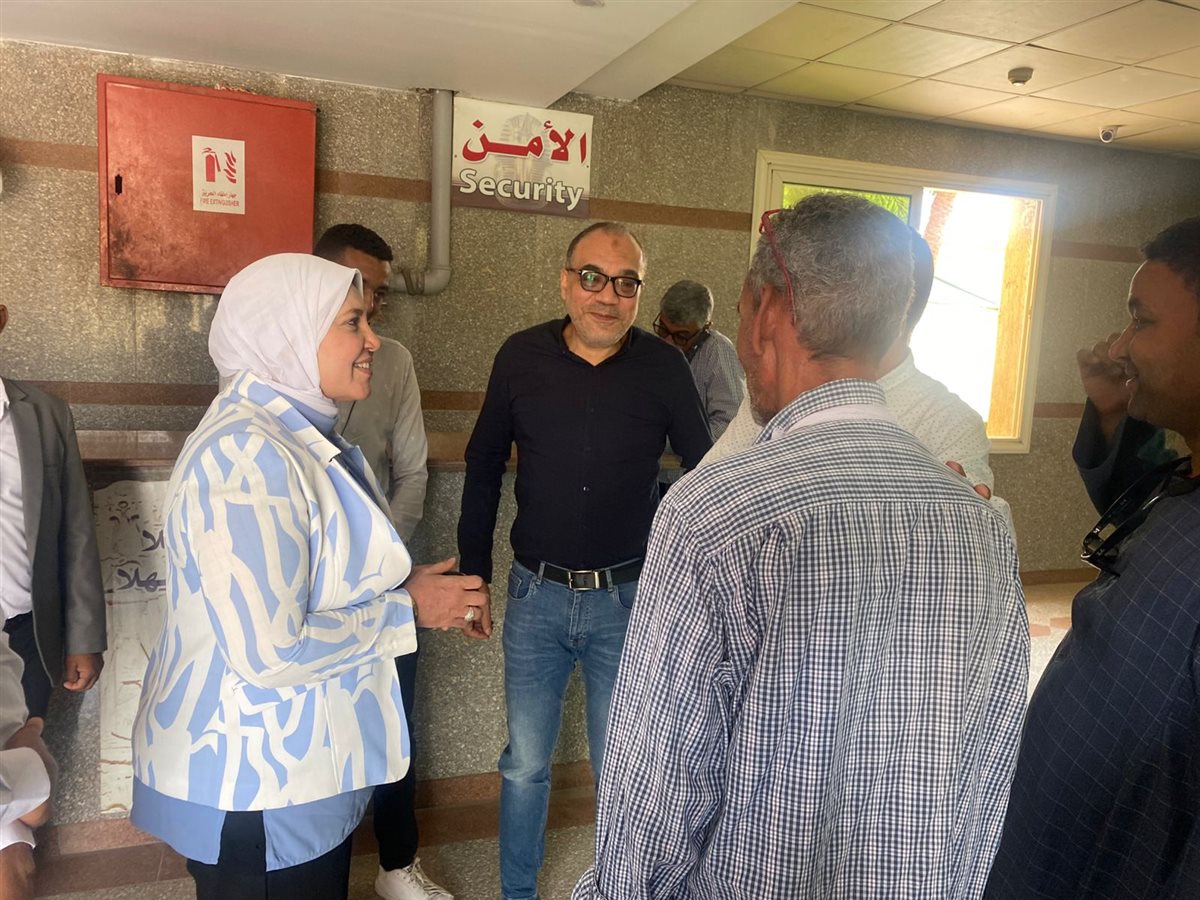 افتتاح منفذ جديد للتأمين الصحي الشامل بمجلس مدينة القرنة
