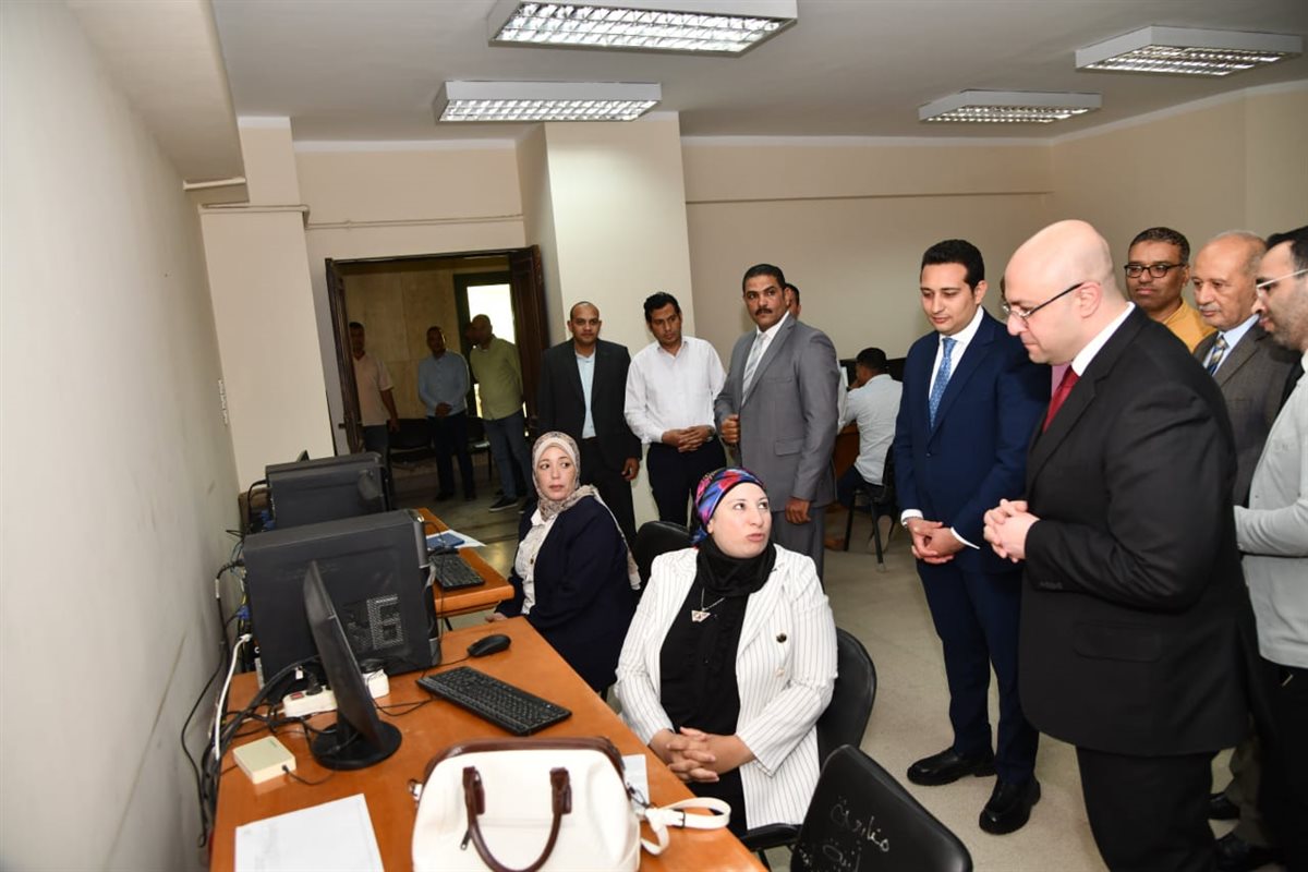 محافظ الفيوم يتفقد أعمال اختبارات المتقدمين