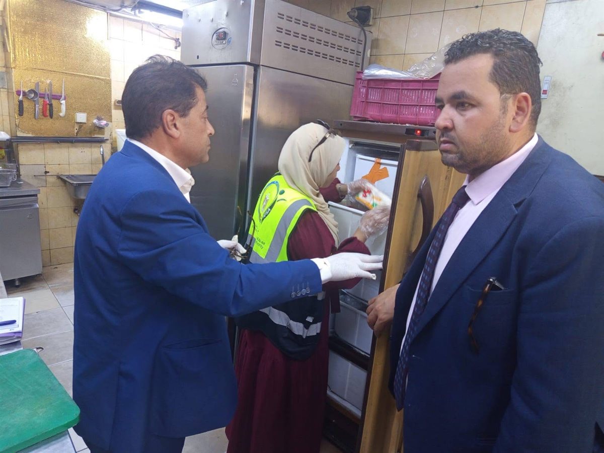 ضبط لحوم فاسدة بأحد مطاعم الأقصر