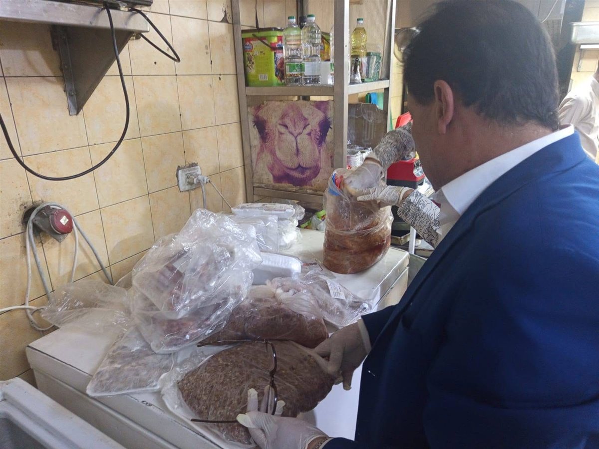ضبط لحوم فاسدة بأحد مطاعم الأقصر