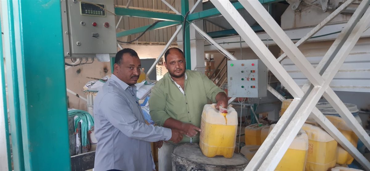 ضبط زيوت طعام منتهية الصلاحية بالأقصر