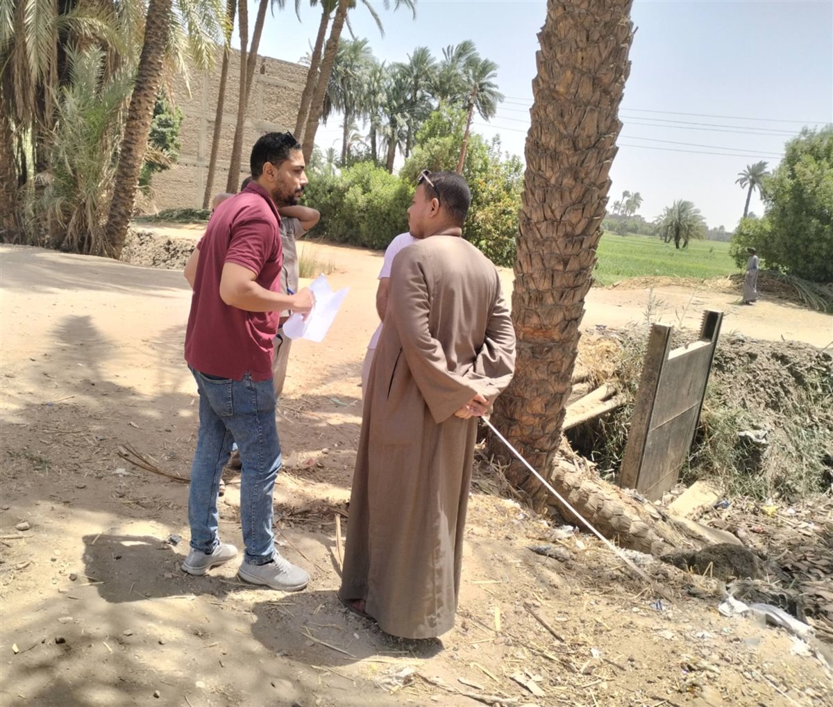 خلال معاينة الترعة بعد توجيهات وزير الري