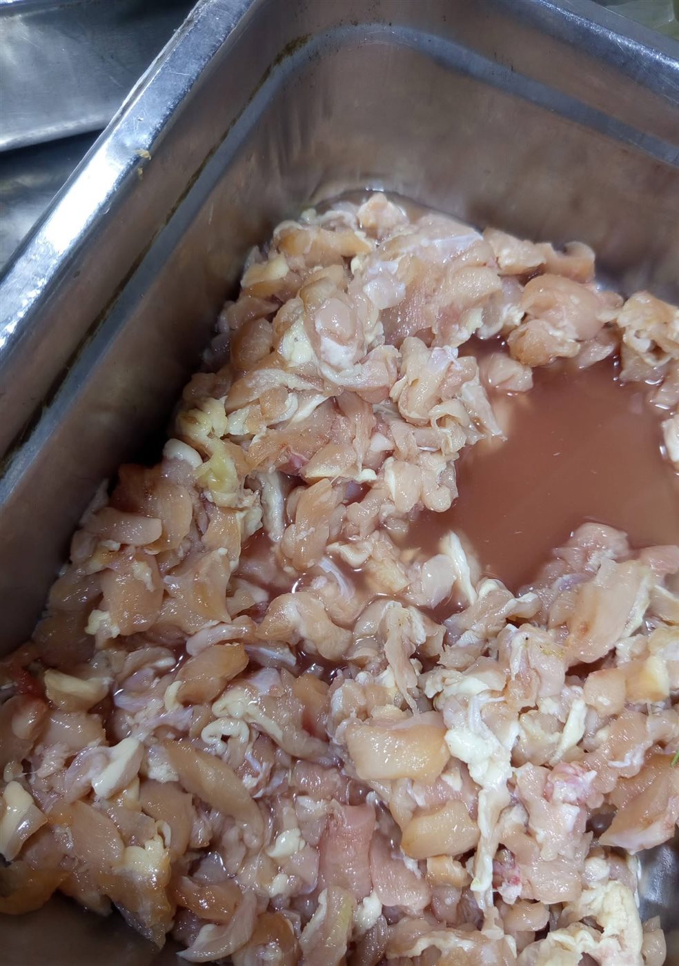 ضبط لحوم فاسدة بأحد مطاعم الأقصر