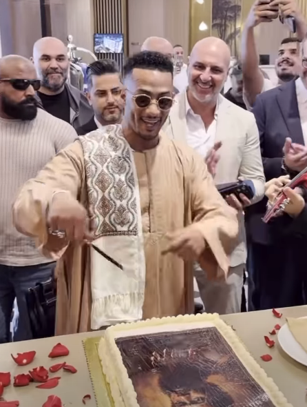 لقطات من احتفال أهل العراق بعيد ميلاد الفنان محمد رمضان