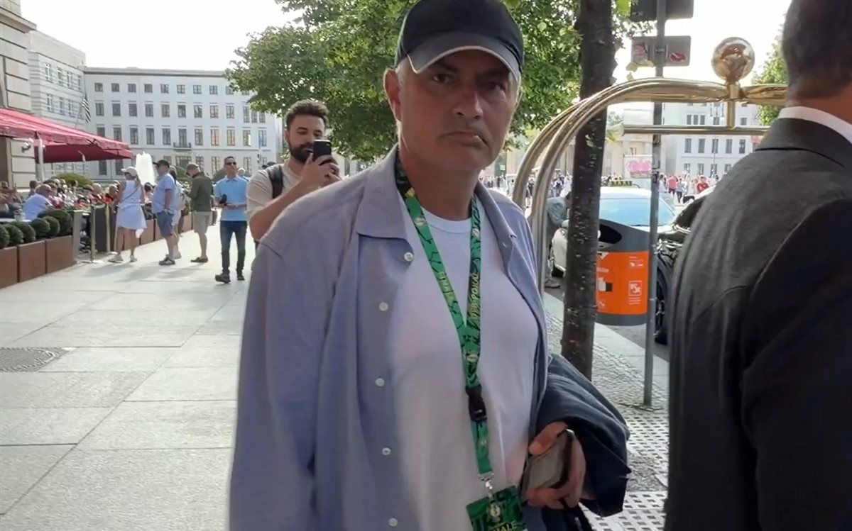 لمتابعة مايكل أوليسه.. جوزيه مورينو مدرب ريال مدريد المنتظر يحضر نهائي كأس ألمانيا بين بايرن ميونخ وشتوتجارت