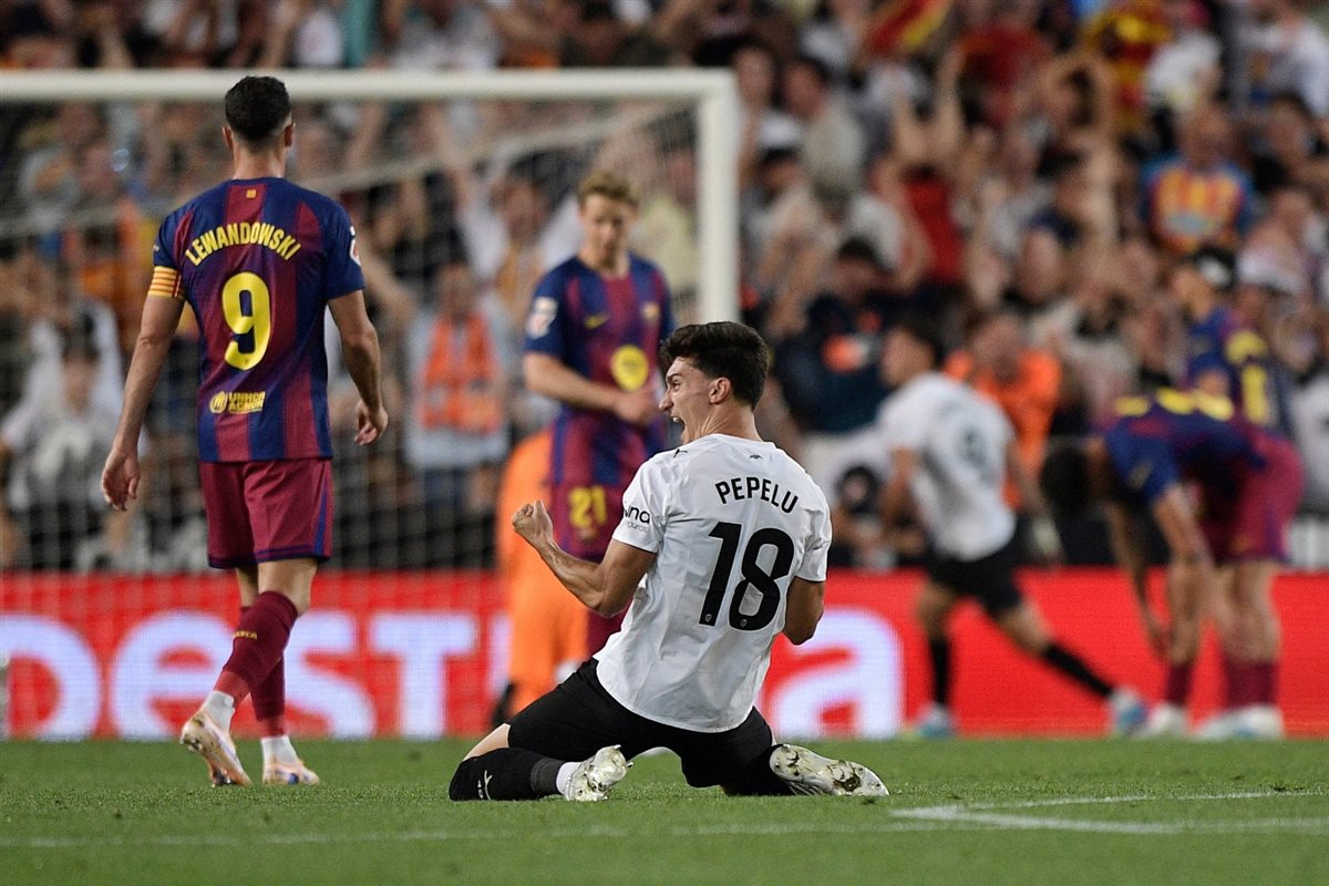 برشلونة يخسر من فالنسيا 3-1 في ختام الدوري الإسباني