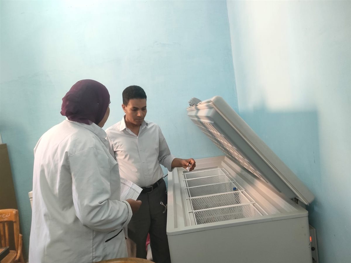 إحالة طبيب للتحقيق العاجل لغيابه خلال جولة تفقدية لوكيل وزارة الصحة بالأقصر في العيد
