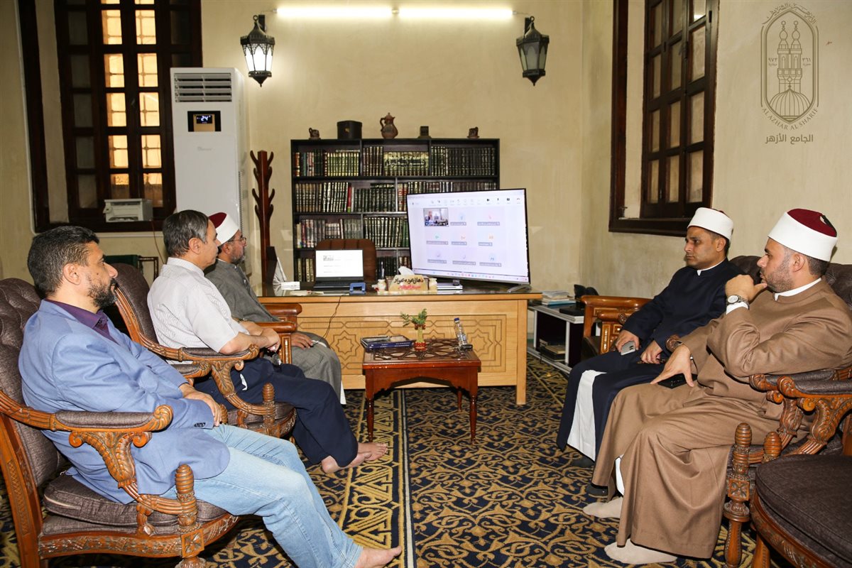 &nbsp;الدكتور عبد المنعم فؤاد المشرف العام على الأروقة الأزهرية