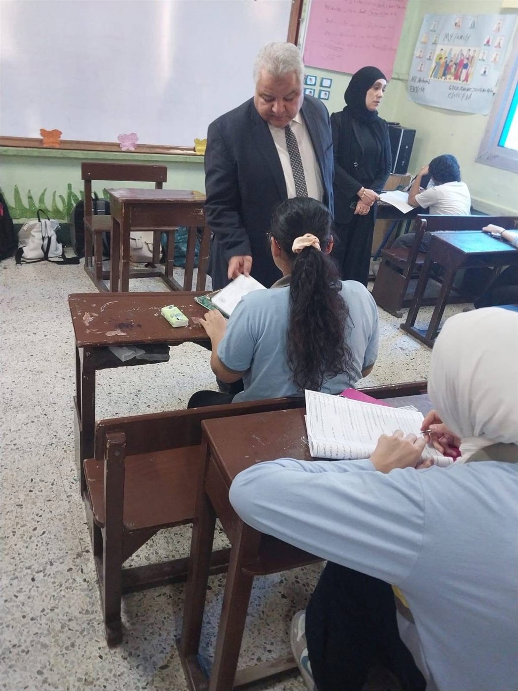 وكيل تعليم الأقصر يتفقد لجان الإعدادية&nbsp;