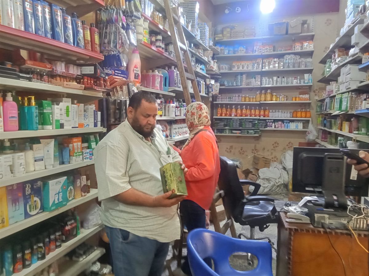 ضبط 2450 سرنجة مجهولة المصدر وأدوية مغشوشة في الفيوم