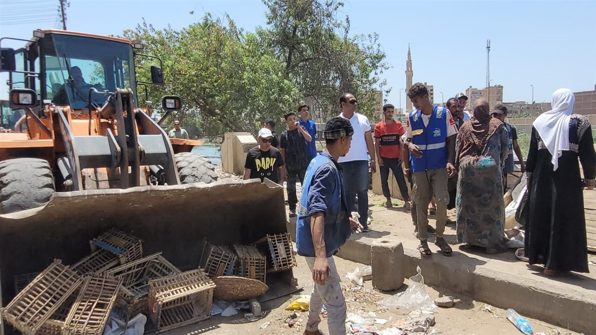 نائب محافظ القليوبية تقود حملة مكبرة لرفع الإشغالات في بنها