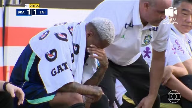 <strong>بُكاء ويسلي لاعب البرازيل بعد استبداله في مباراة مصر قبل كأس العالم 2026</strong>