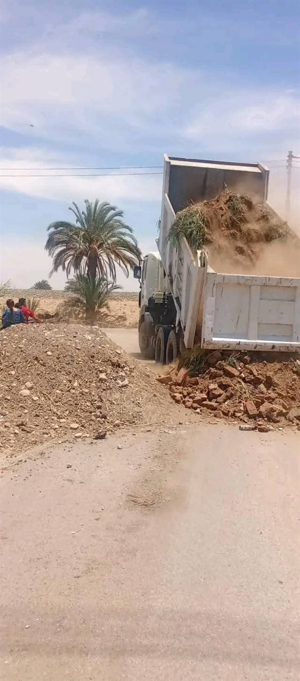 بدء إصلاح طريق الزينية