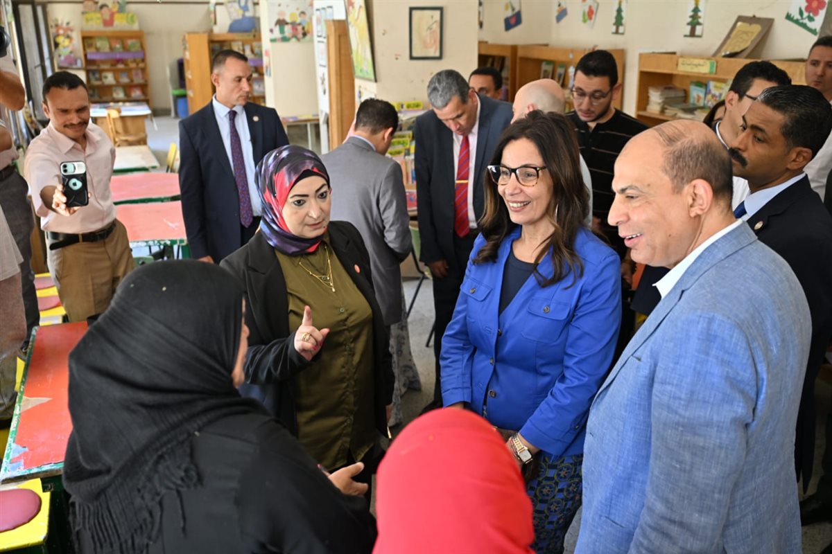 وزيرة الثقافة ومحافظ المنيا يتفقدان مشروعات تطوير مسرح قصر ثقافة المنيا وقصر ثقافة أبو قرقاص<br>&nbsp;
