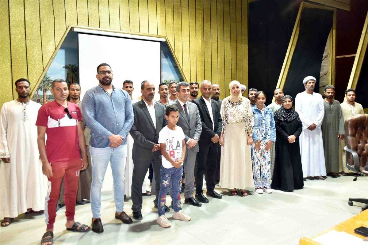 إعلان نتائج قرعة خطوط السير الجديدة وتوزيع 36 مسارا بالأقصر