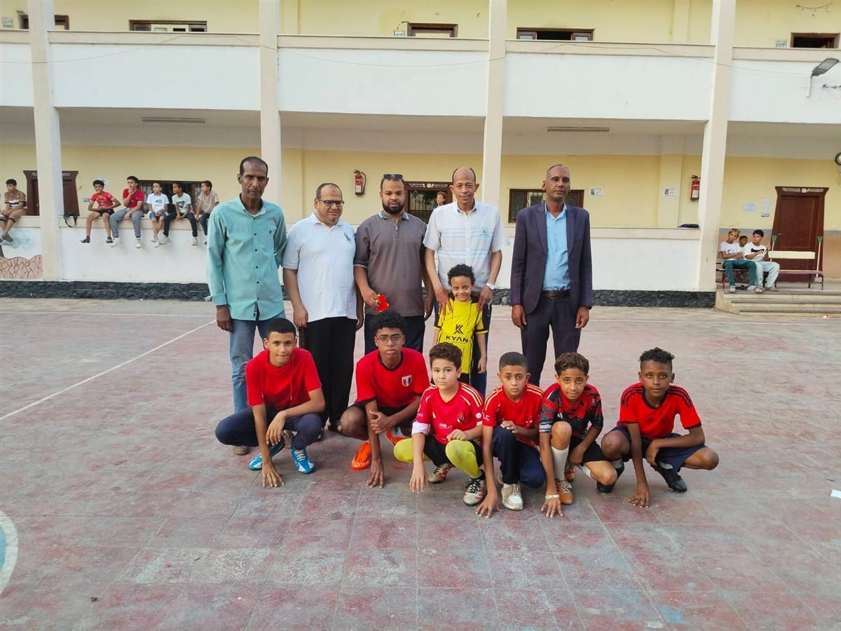 محاكاة كأس العالم في مدرسة بالأقصر
