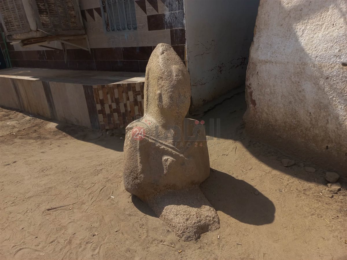 تمثال سنوسرت الأول (5)