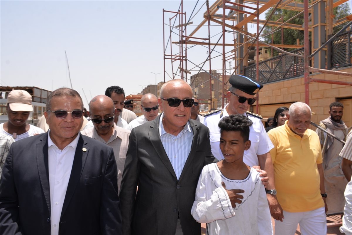 جولة محافظ الأقصر