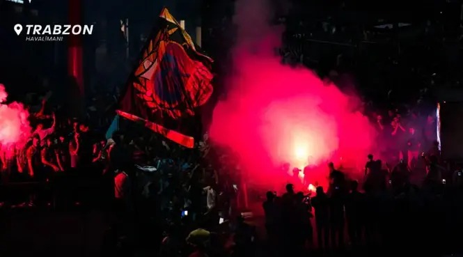 <strong>محمد صلاح يصل طرابزون</strong>