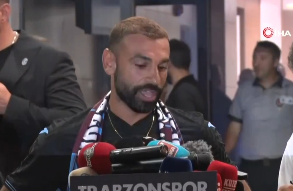<strong>محمد صلاح يصل طرابزون</strong>