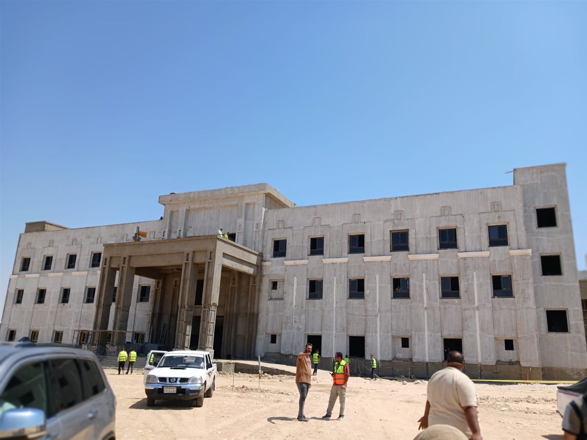 محافظ الأقصر يتابع مشروع مستشفى القرنة المركزي الجديد بعد بلوغه 70%