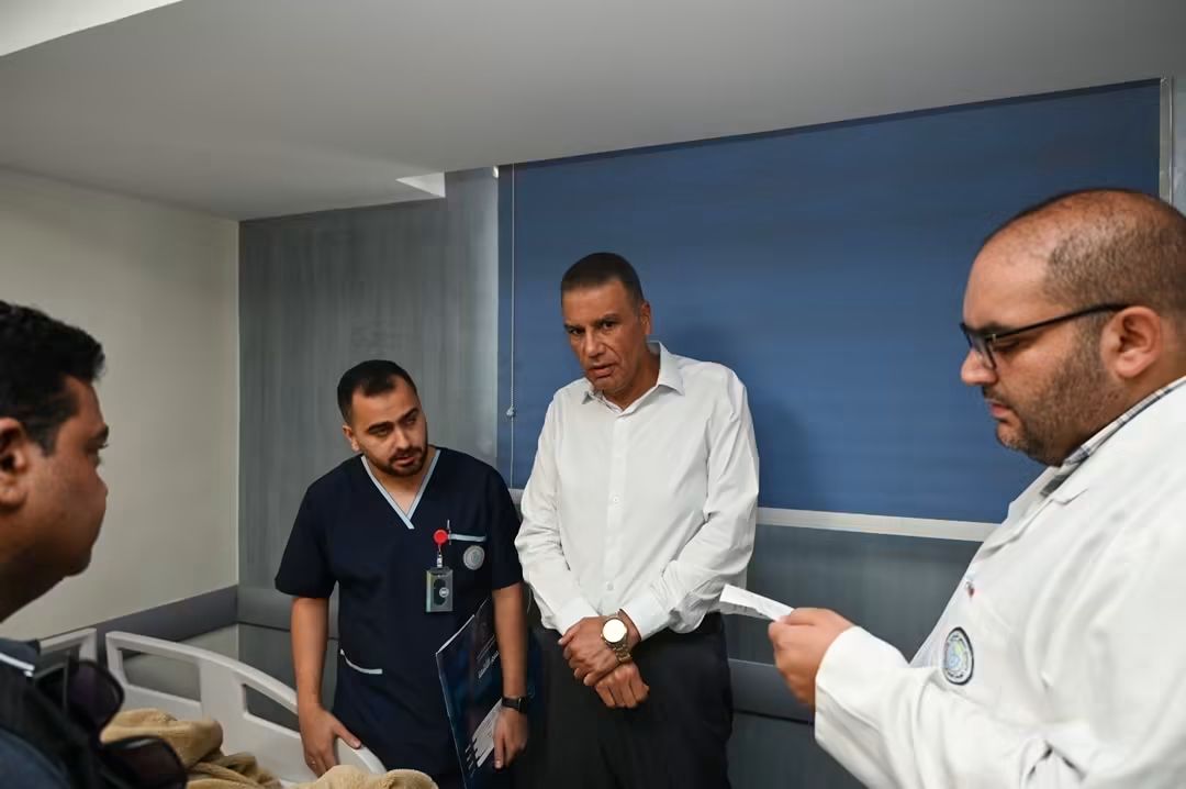 محافظ جنوب سيناء يطمان على المصابين 