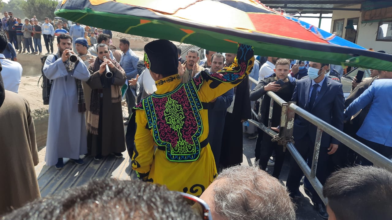 6a5eb3b9-7d72-4abb-b73e-d2913192473a