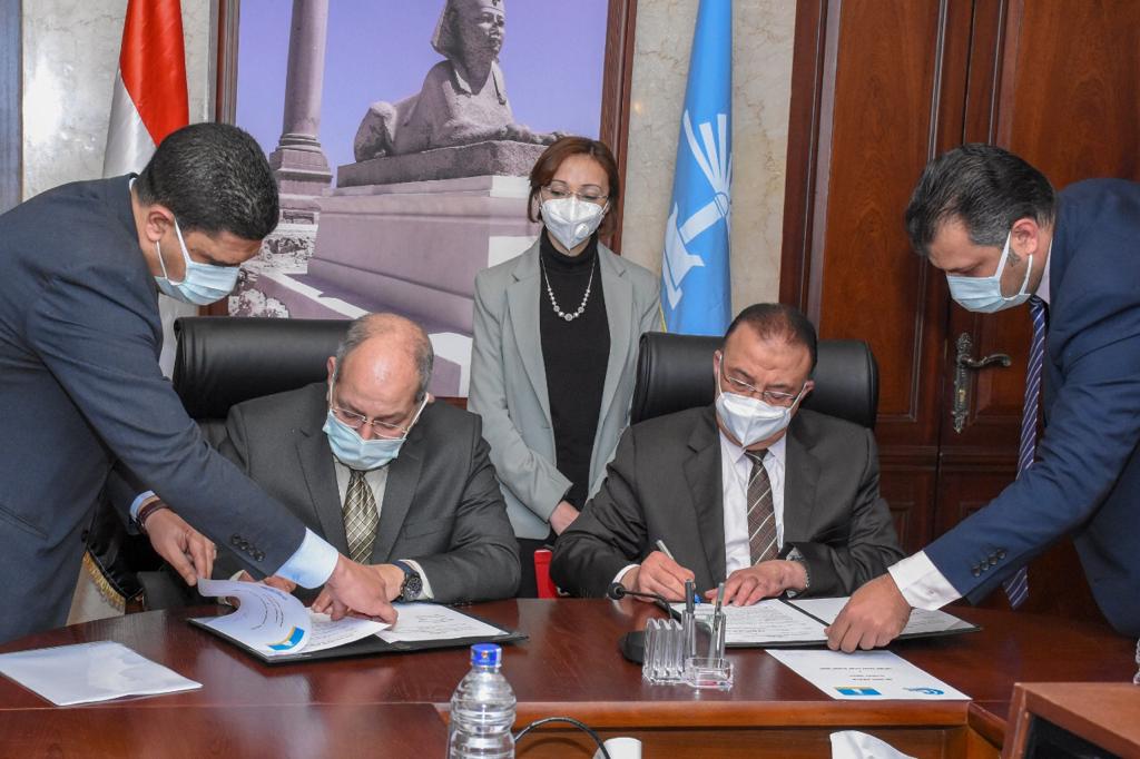 c6b9e1dc-8bc0-4196-bbe6-249820e5d16e