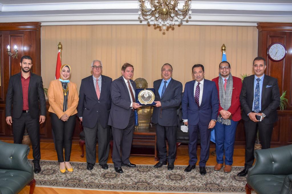 2897deb7-50f8-46d2-869d-2d1cd94b869f