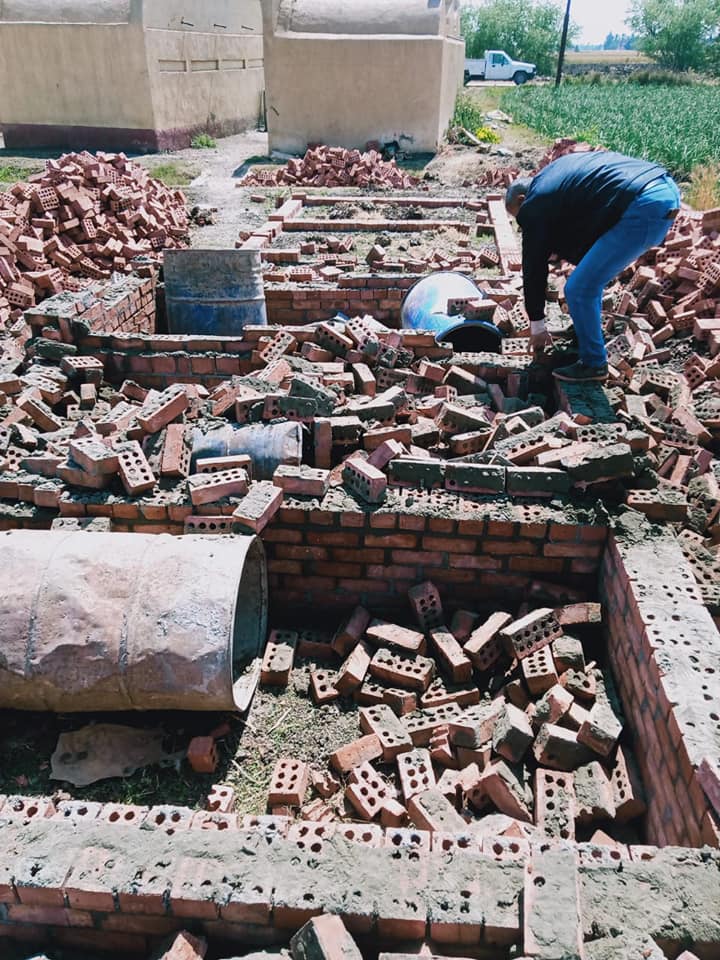 إزالة مقابر مخالفة في بلبيس 05