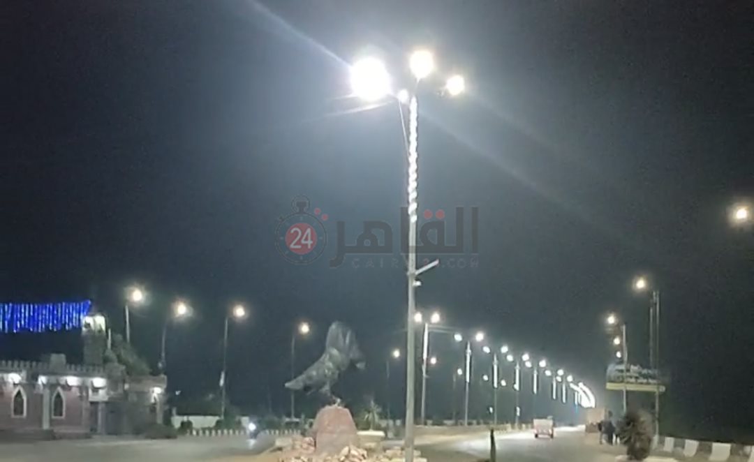 تغليف تمثال الحصان استعدادًا لافتتاحه بصورة رسمية 02