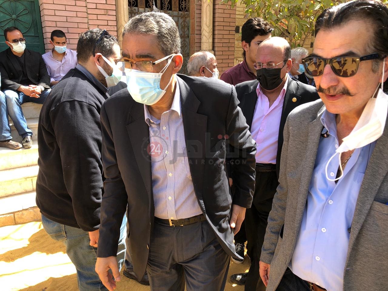 دفن جثمان مكرم محمد أحمد (5)