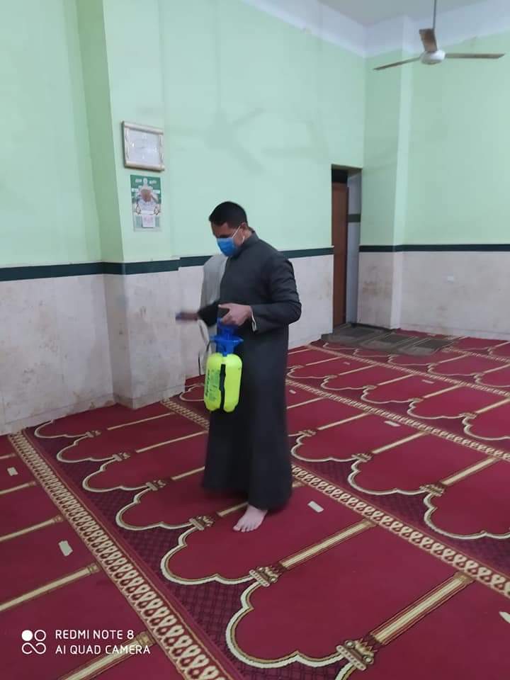 جانب من تعقيم وتطهير المساجد في الفيوم