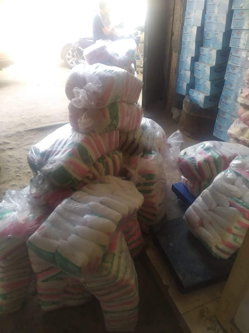 ضبط سكر تمويني ناقص الوزن في الفيوم