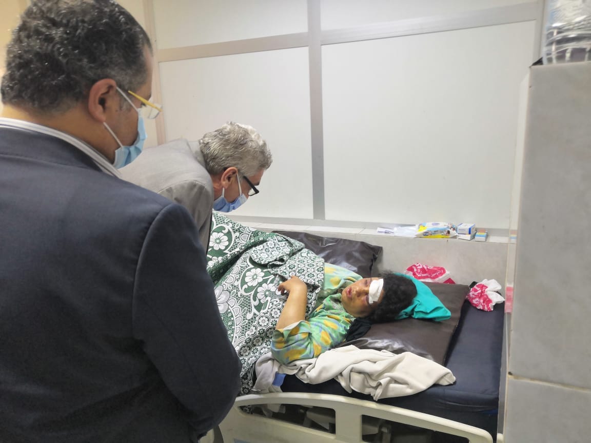 عميد طب بنها يزور مصابي قطار طوخ