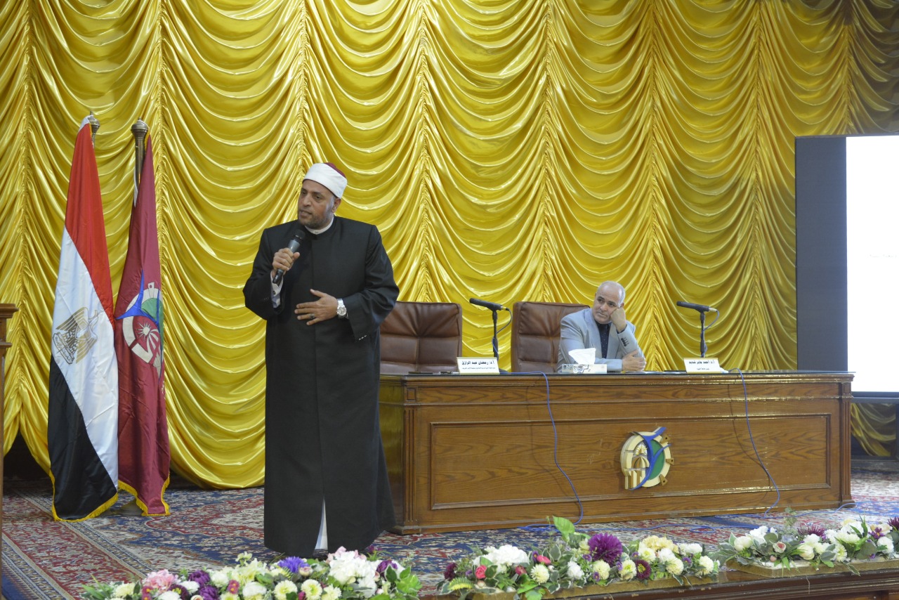 الشيخ رمضان عبد الرازق في ندوة دينية بجامعة الفيوم