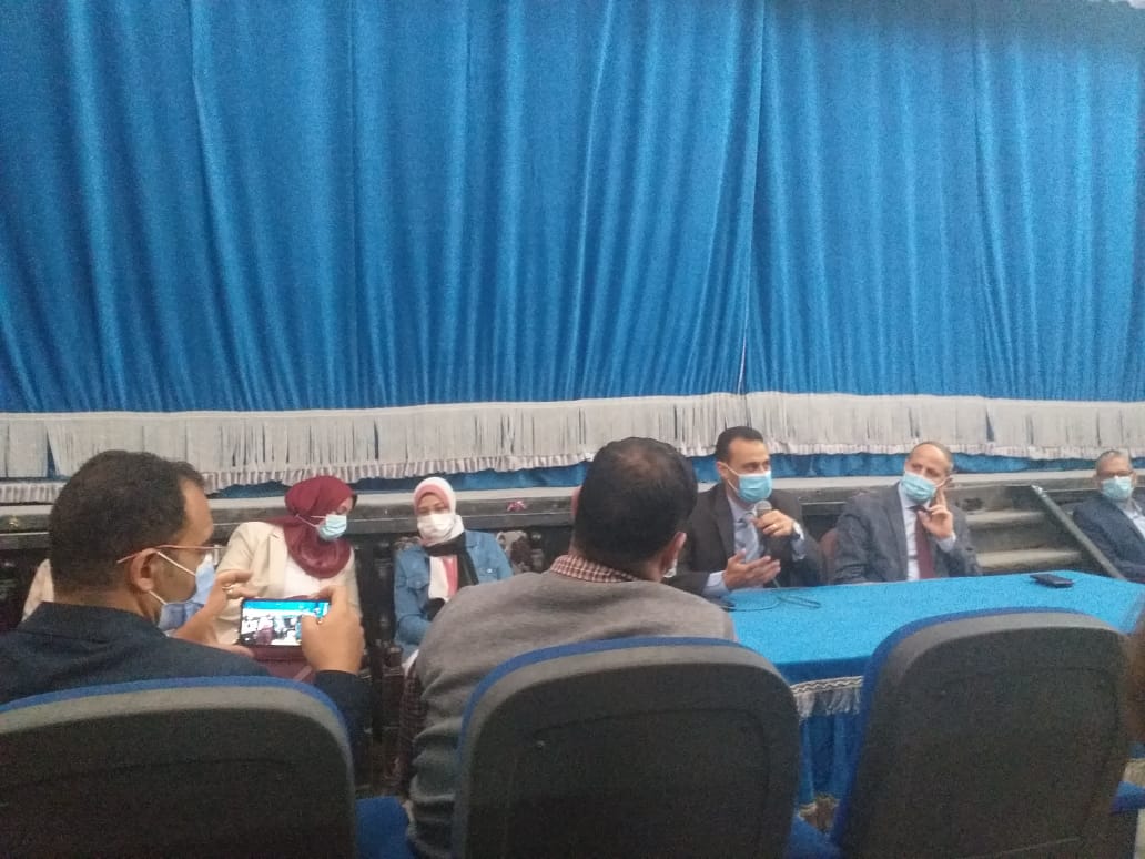 وكيل صحة الفيوم يلقي محاضرة عن أهمية التطعيم بلقاح كورونا