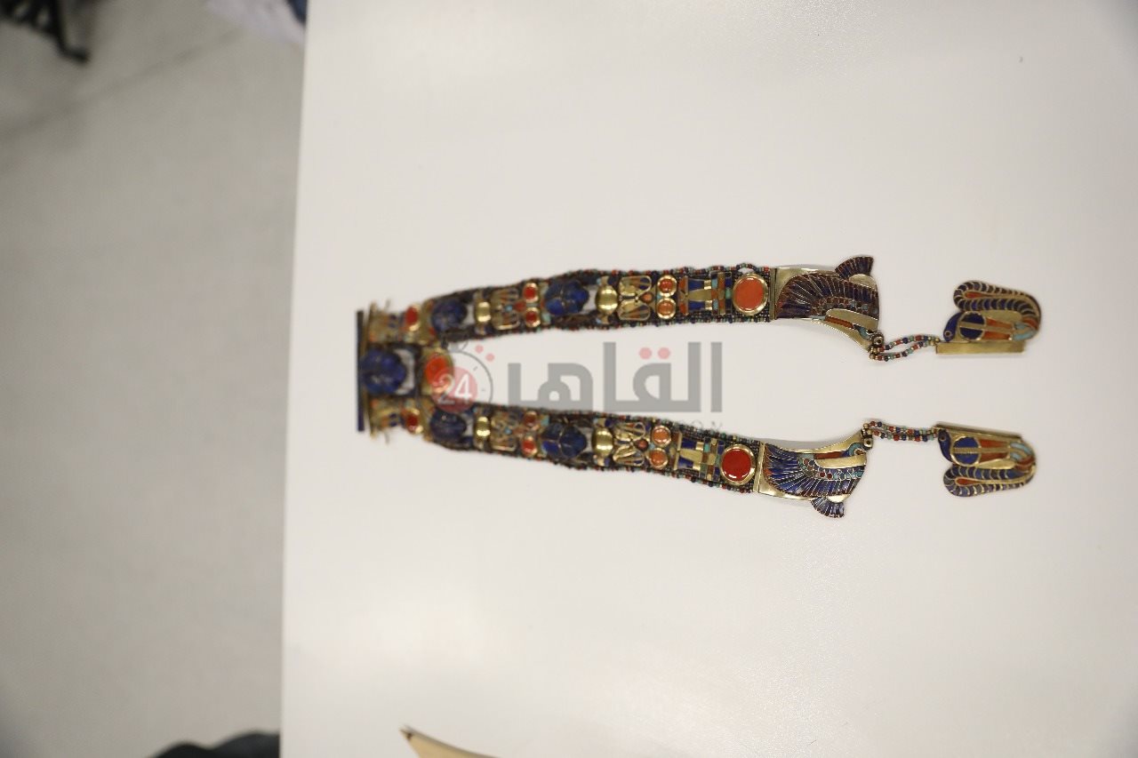قلادة توت عنخ آمون 1
