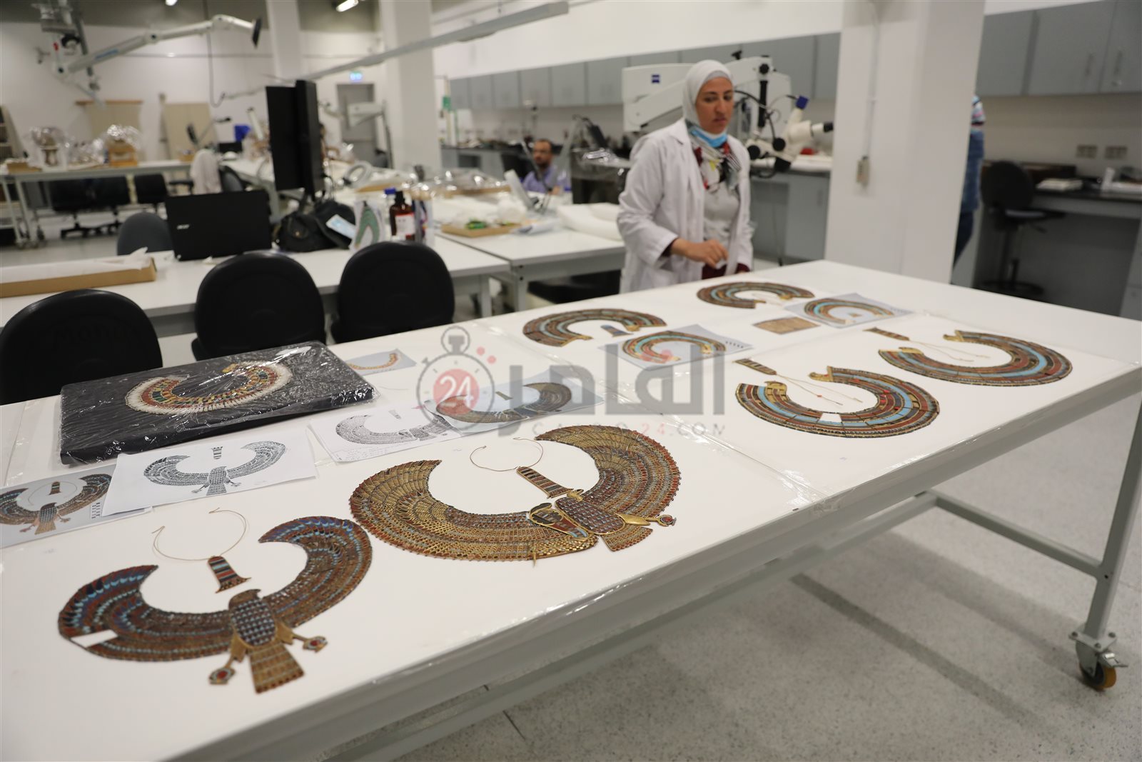 قلادات توت عنخ آمون (2)