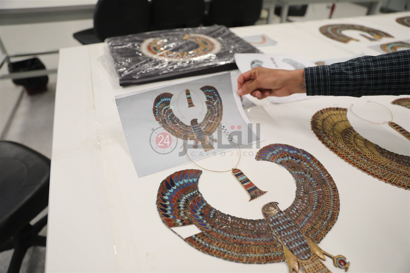 قلادات توت عنخ آمون (12)