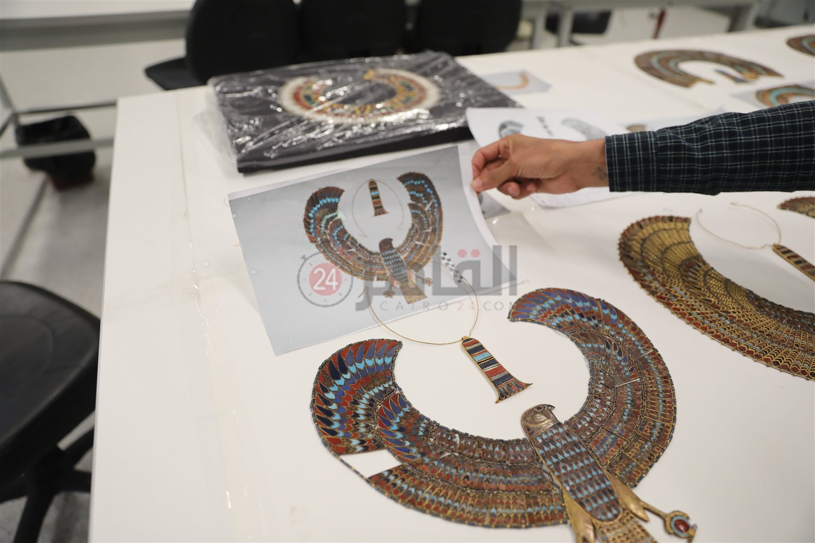 قلادات توت عنخ آمون (13)