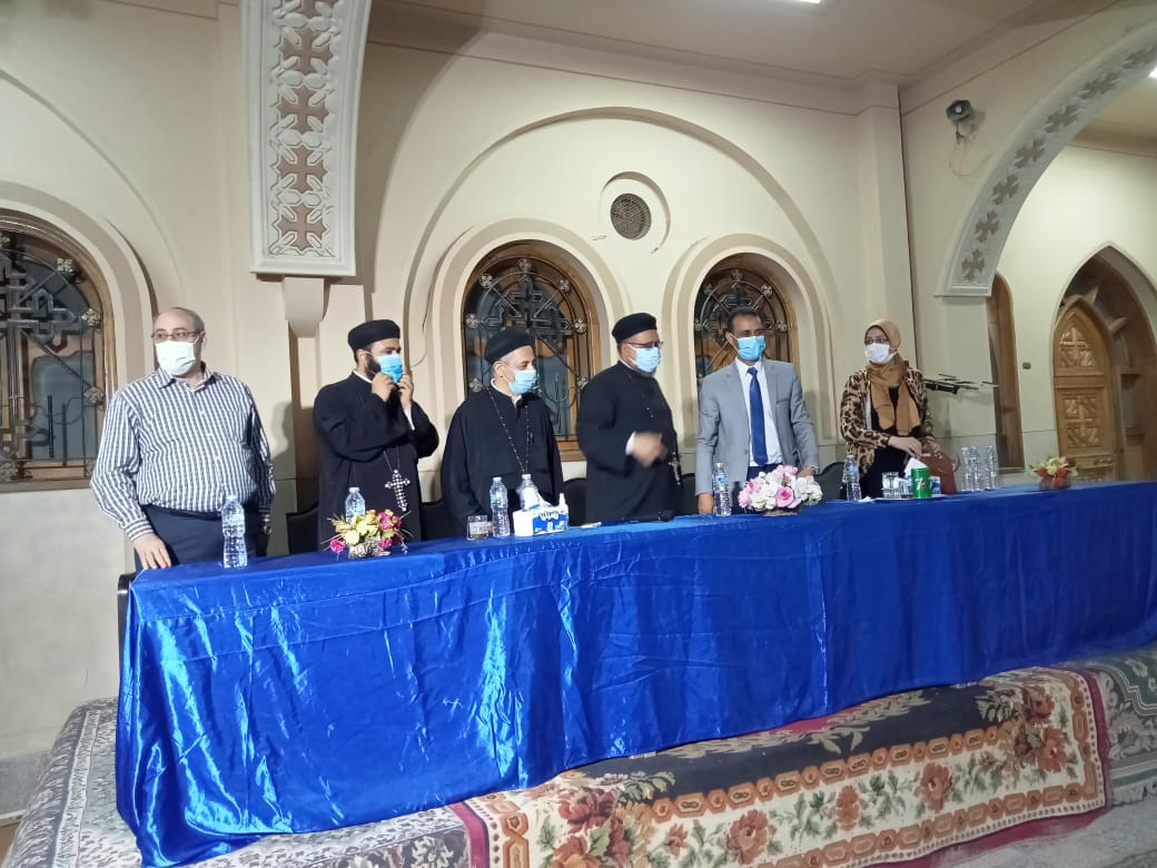 وكيل صحة الفيوم يلقي محاضرة عن أهمية التطعيم ضد كورونا بكنيسة العذراء 