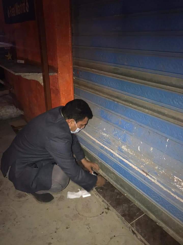 غلق مقاهي مخالفة في الفيوم