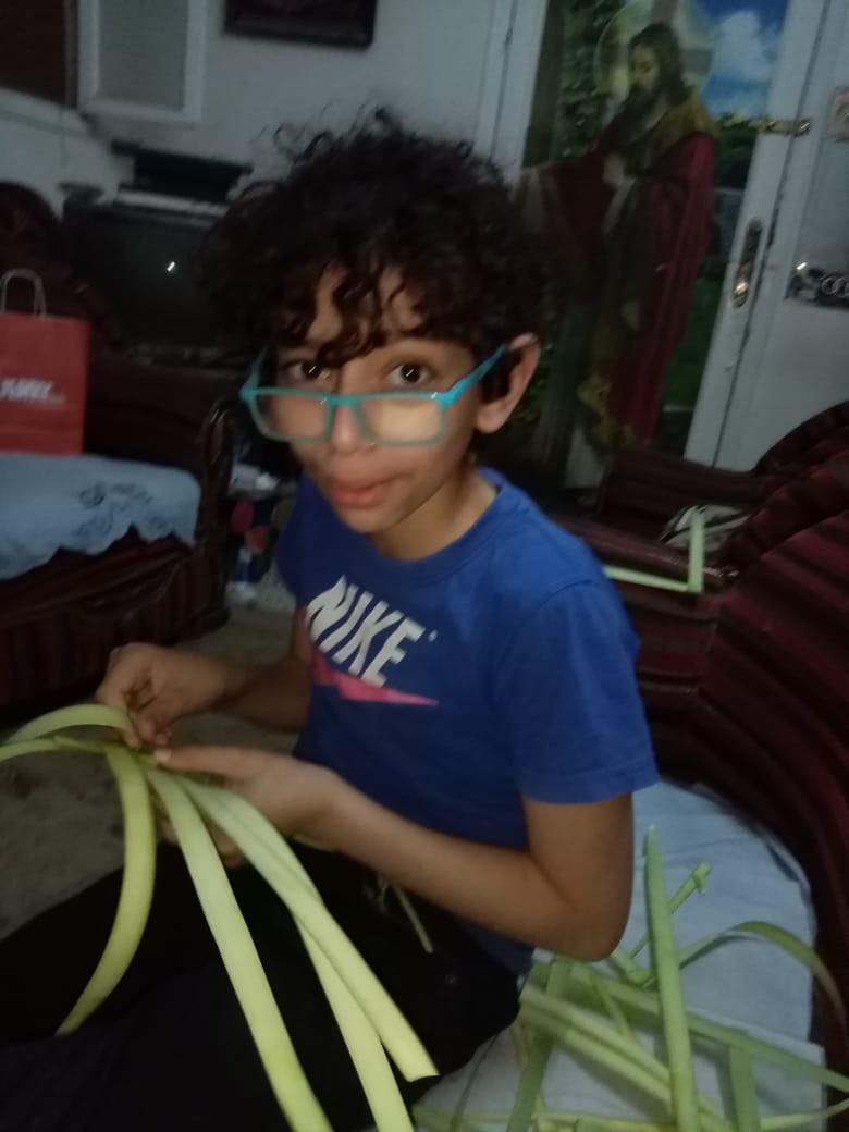 فرحة أسرة ماريان سليمان بحد السعف