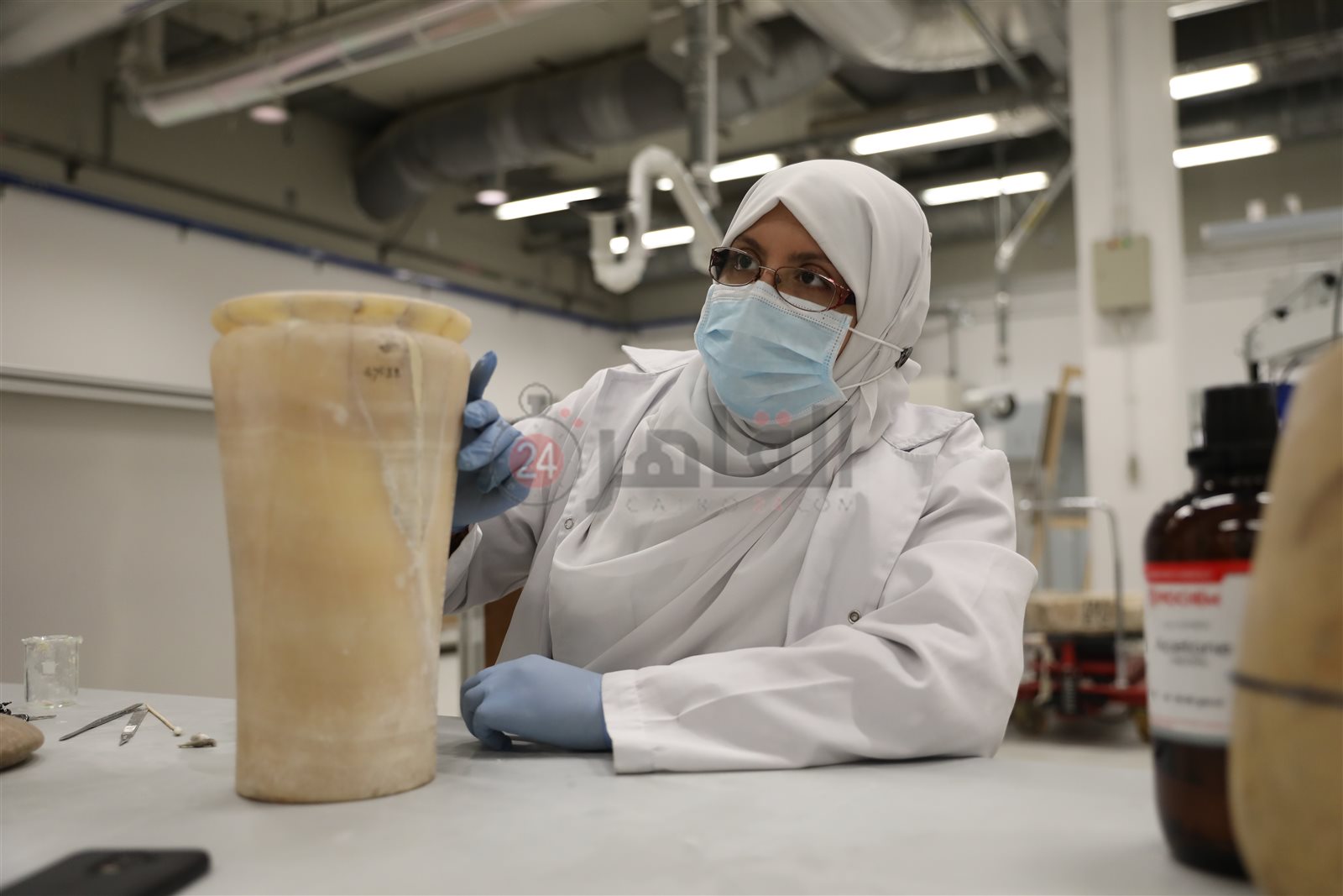 ترميم الألباستر في المتحف المصري الكبير  (5)