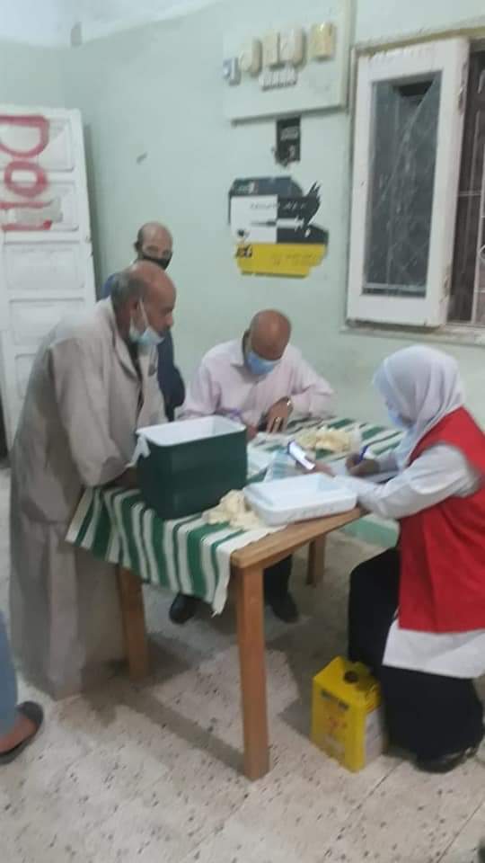 تطعيم المواطنين بلقاح كورونا في الفيوم