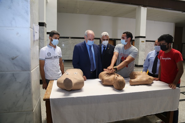 دورة تدريبية عن الإسعافات الأولية بجامعة الفيوم