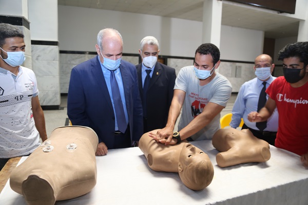 دورة تدريبية عن الإسعافات الأولية بجامعة الفيوم